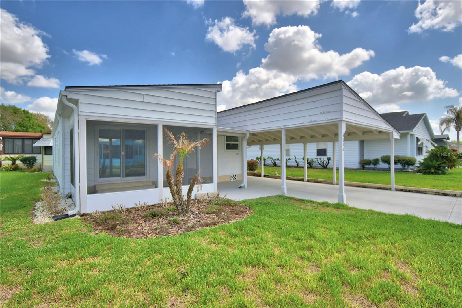 Listing photo 2 for 4816 Goldenview Ln