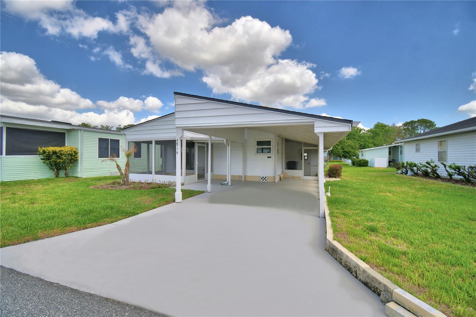 Listing photo 3 for 4816 Goldenview Ln