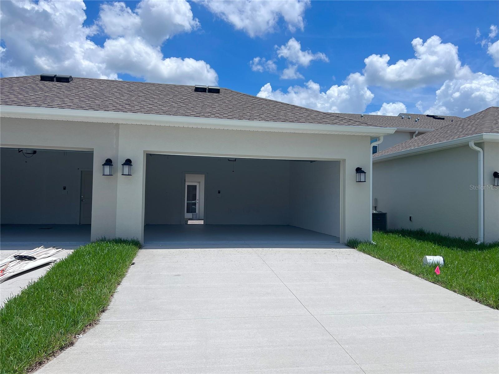 Listing photo 2 for 10534 Tribute Dr