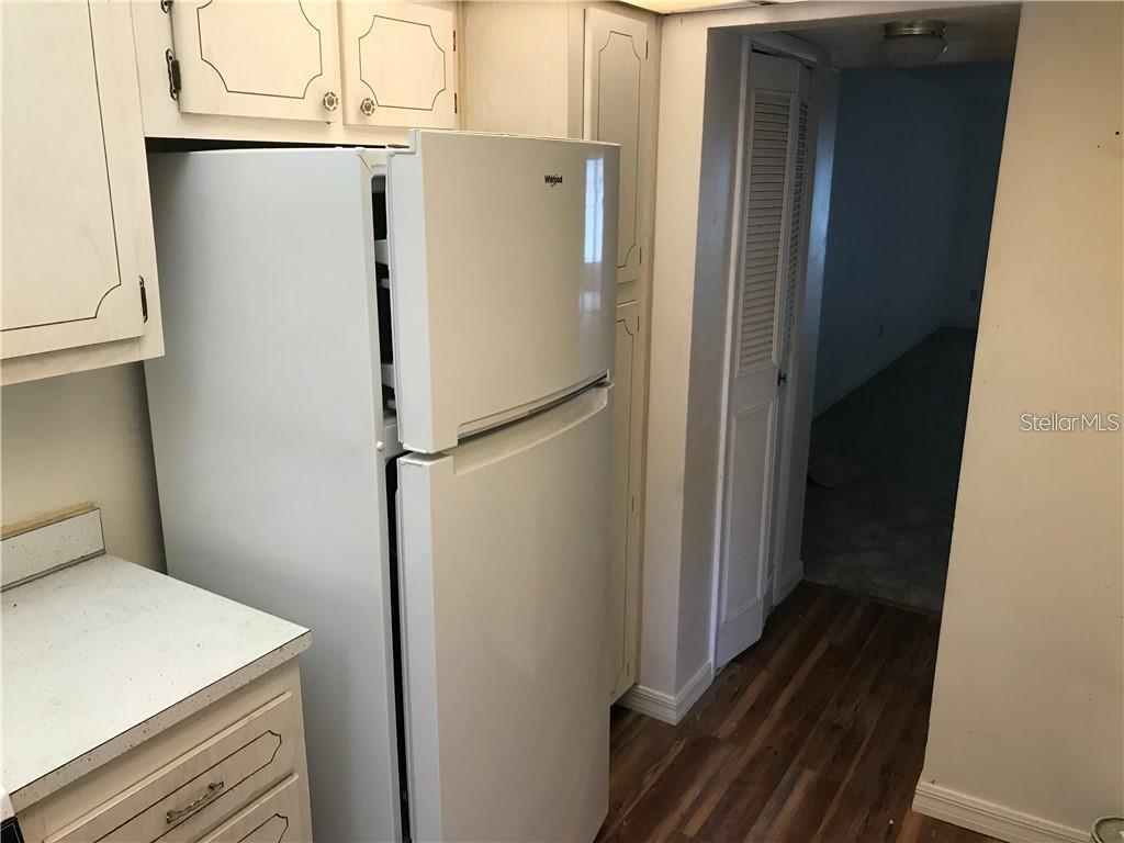 Listing photo 2 for 1100 Martinique Dr #117