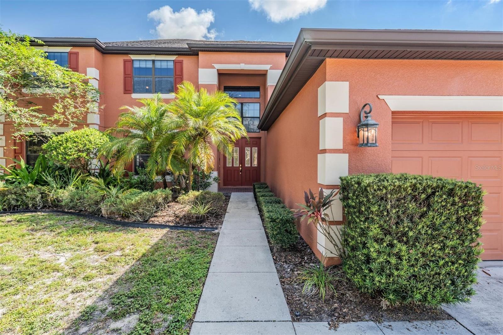 Listing photo 3 for 456 Oak Landing Blvd