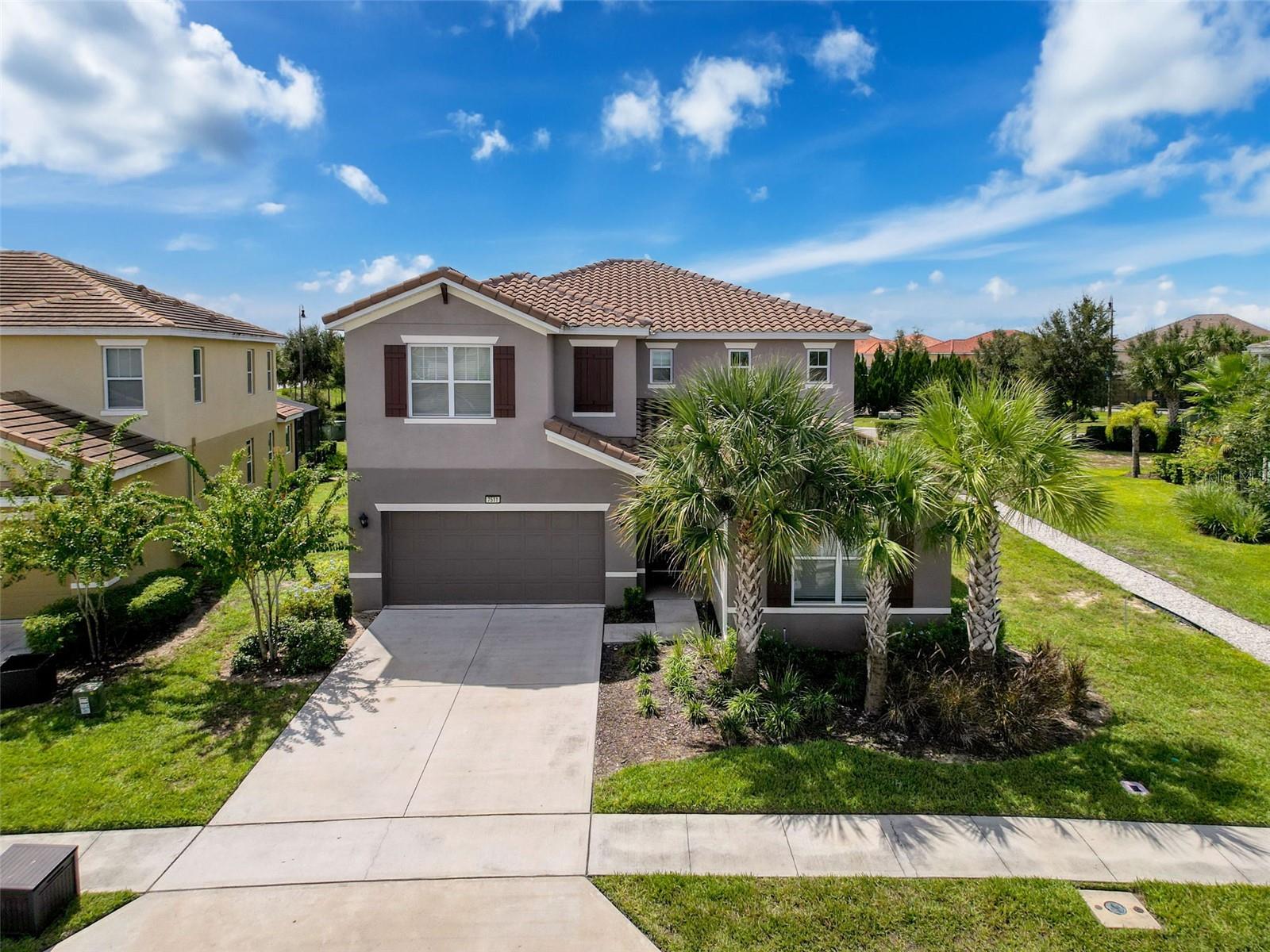 Listing photo 1 for 7511 Oakmoss Loop