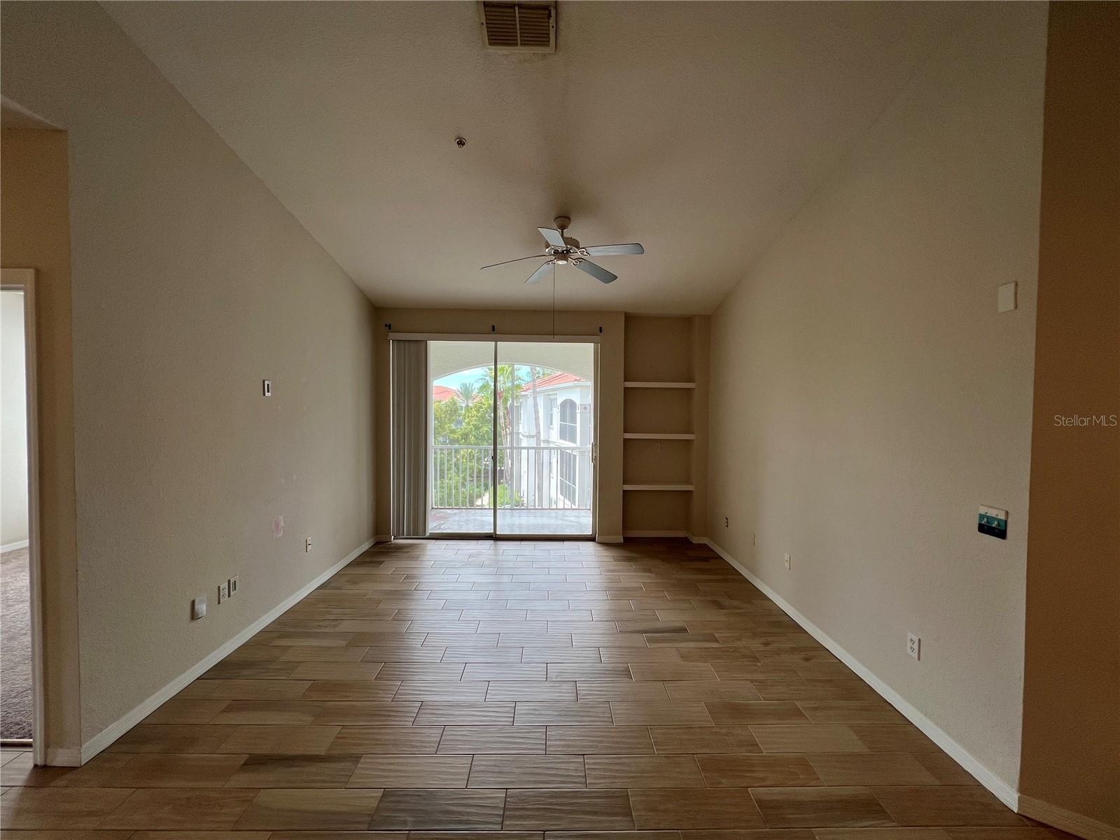 Listing photo 3 for 2537 Maitland Crossing Way #308