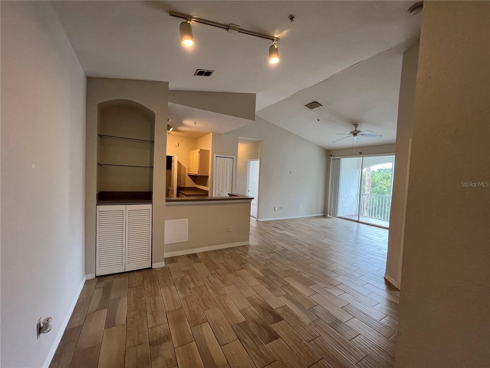 Listing photo 2 for 2537 Maitland Crossing Way #308