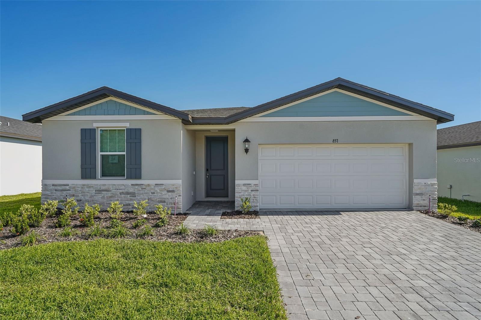 Listing photo 1 for 851 Sunshower Dr