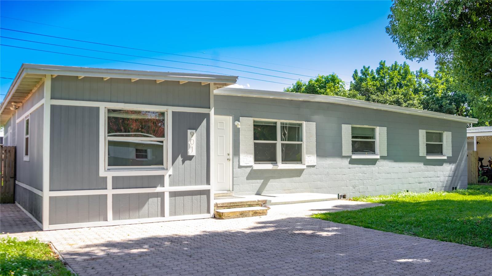 901 S SOLANDRA DRIVE