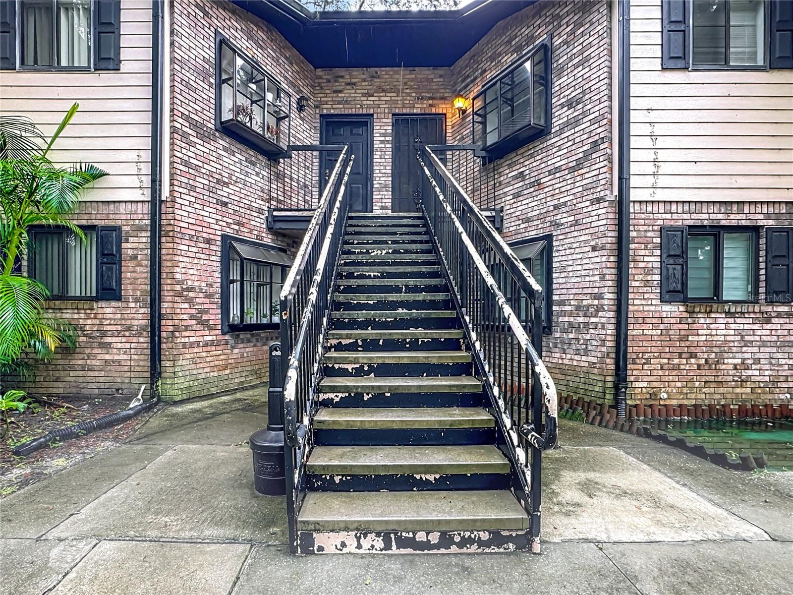 1736 FOXHALL CIRCLE Unit 1736