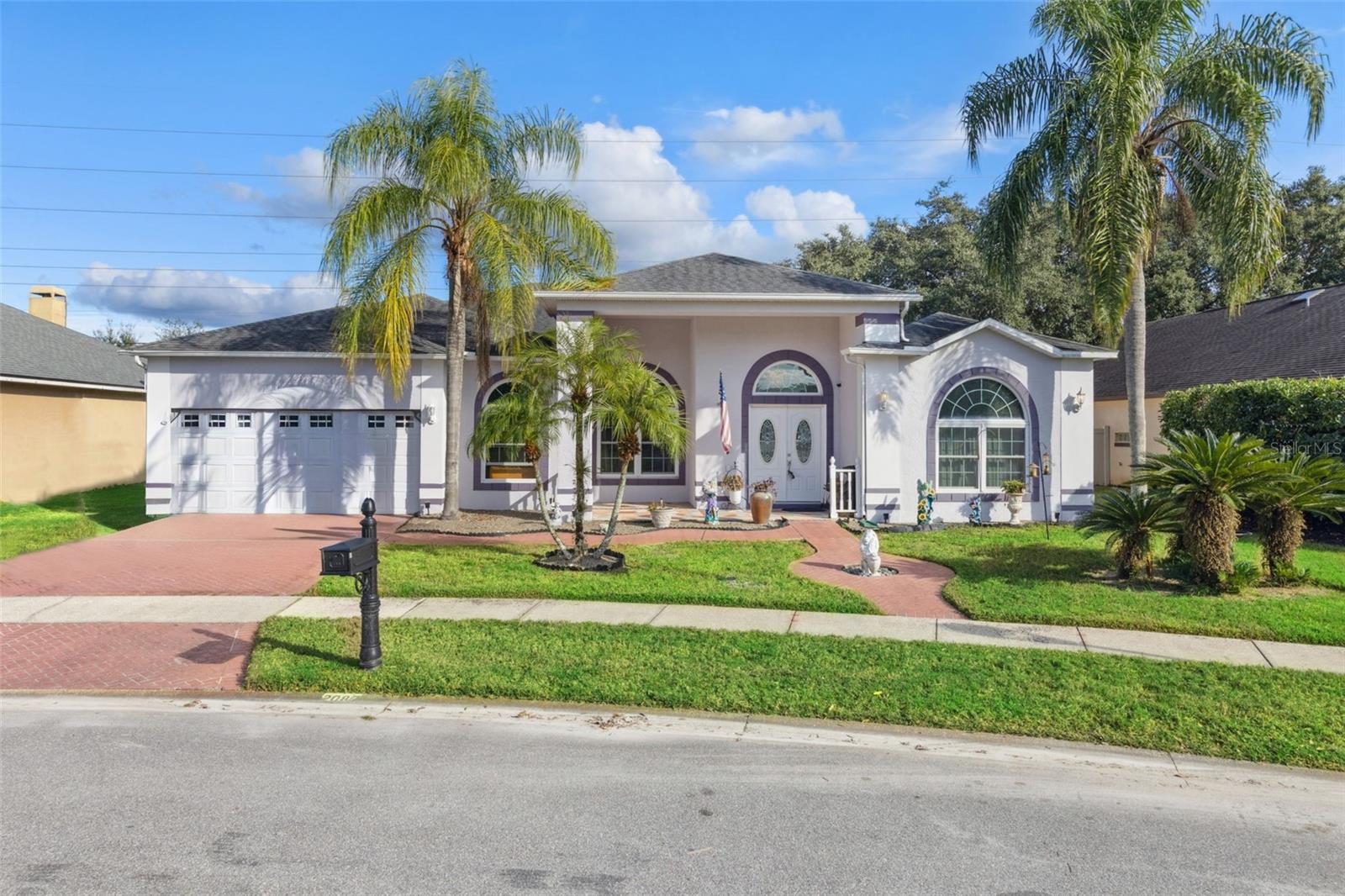 2087 WESTBOURNE DRIVE