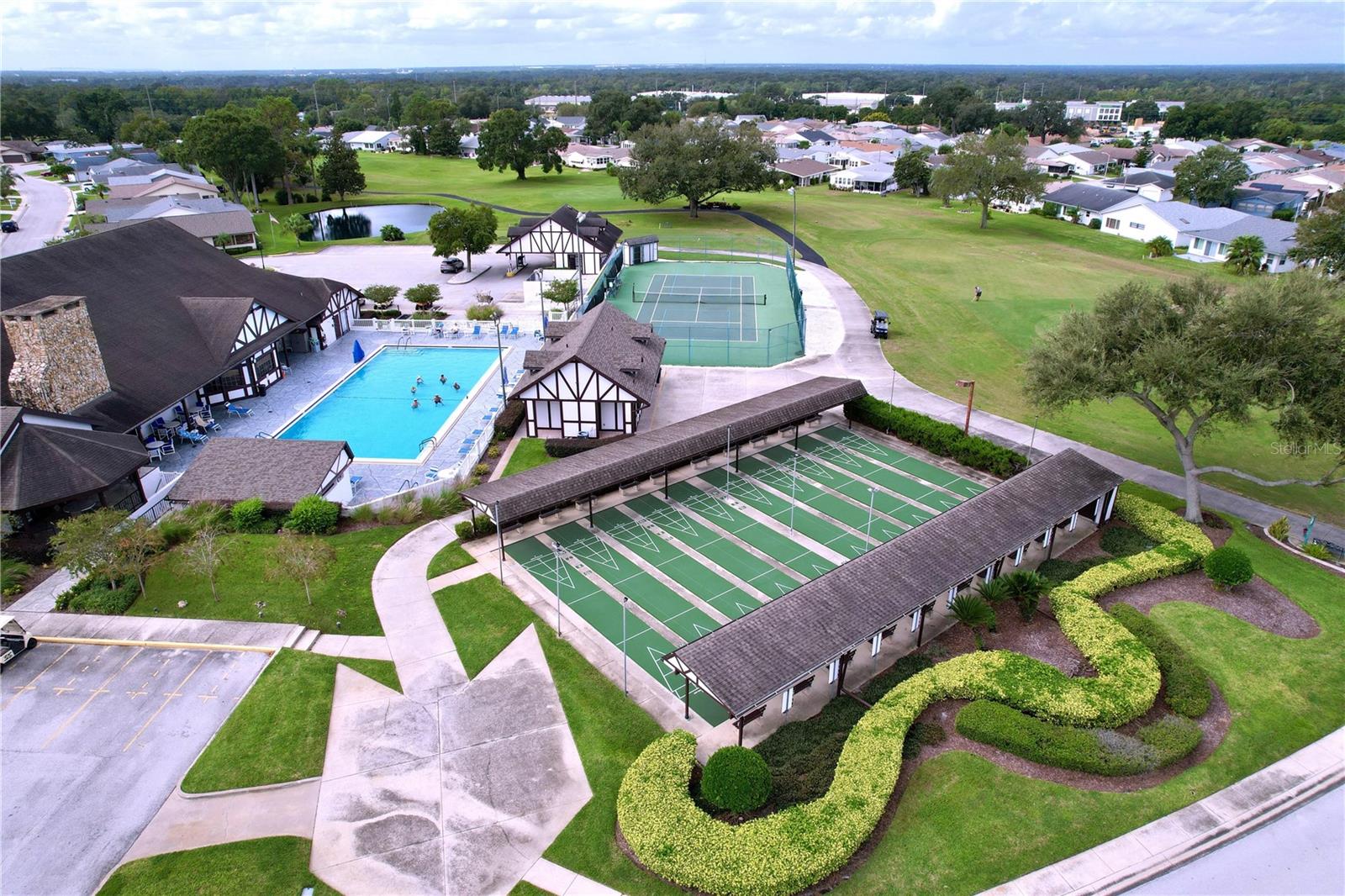 Listing photo 3 for 2137 Grand Cypress Dr