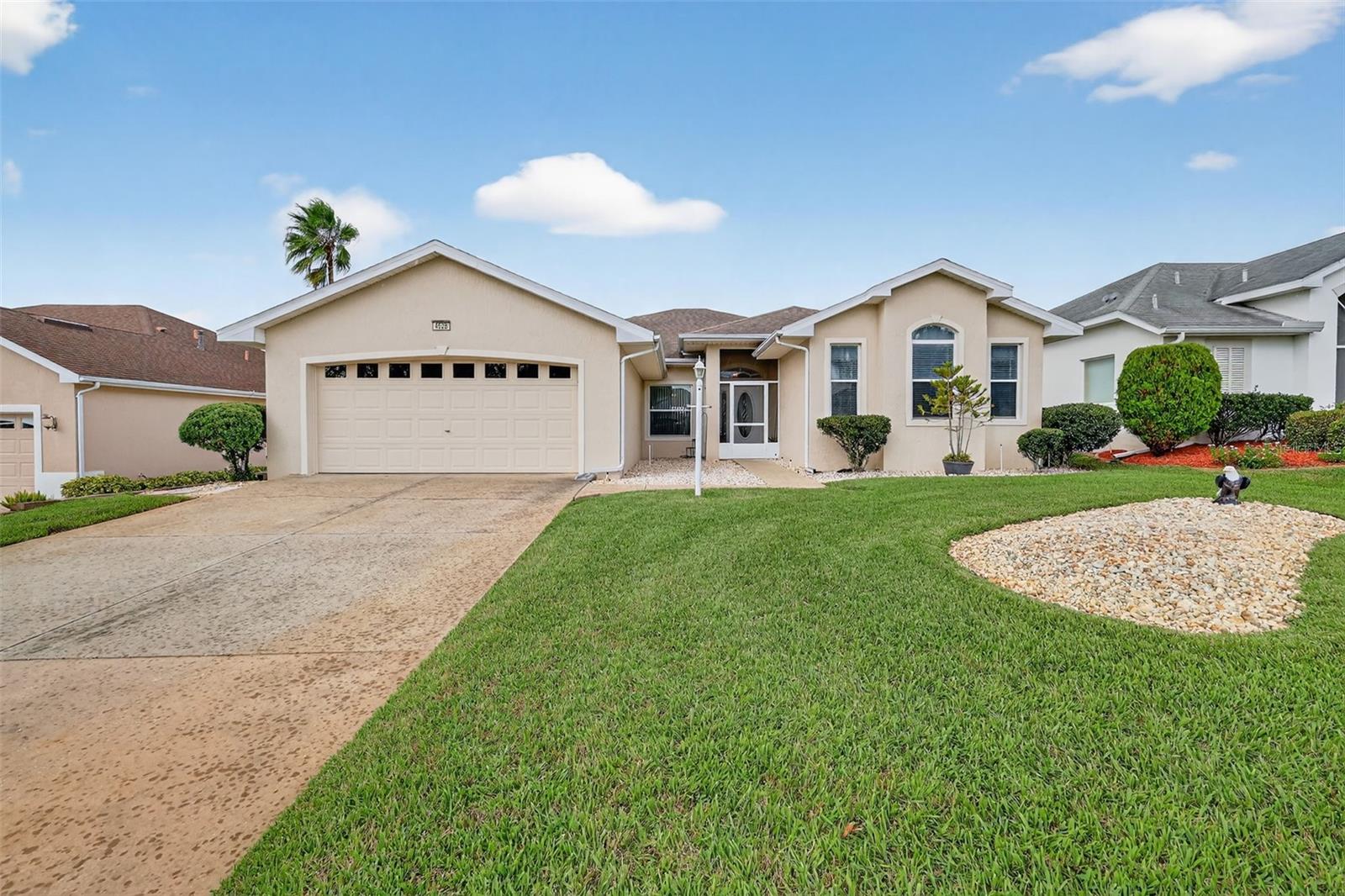 Listing photo 1 for 4528 Glen Coe St