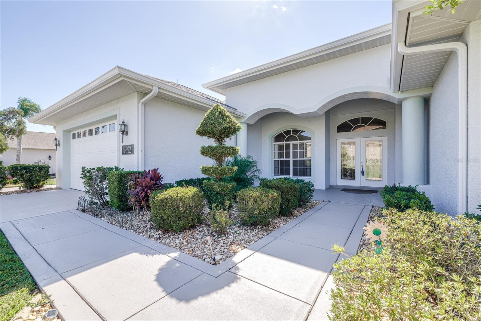 Listing photo 2 for 2692 Huntington Hills Dr