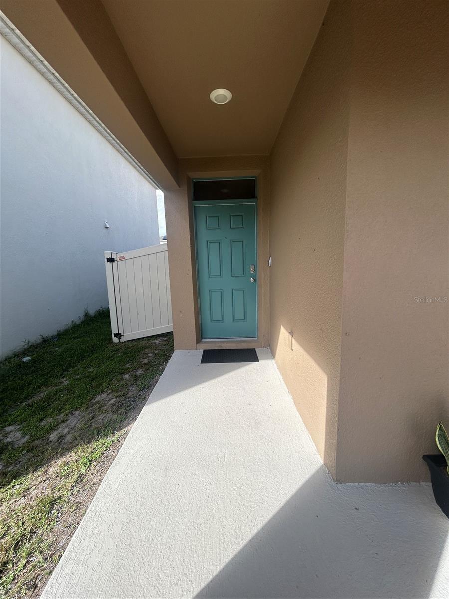 Listing photo 3 for 1396 Berry Ln