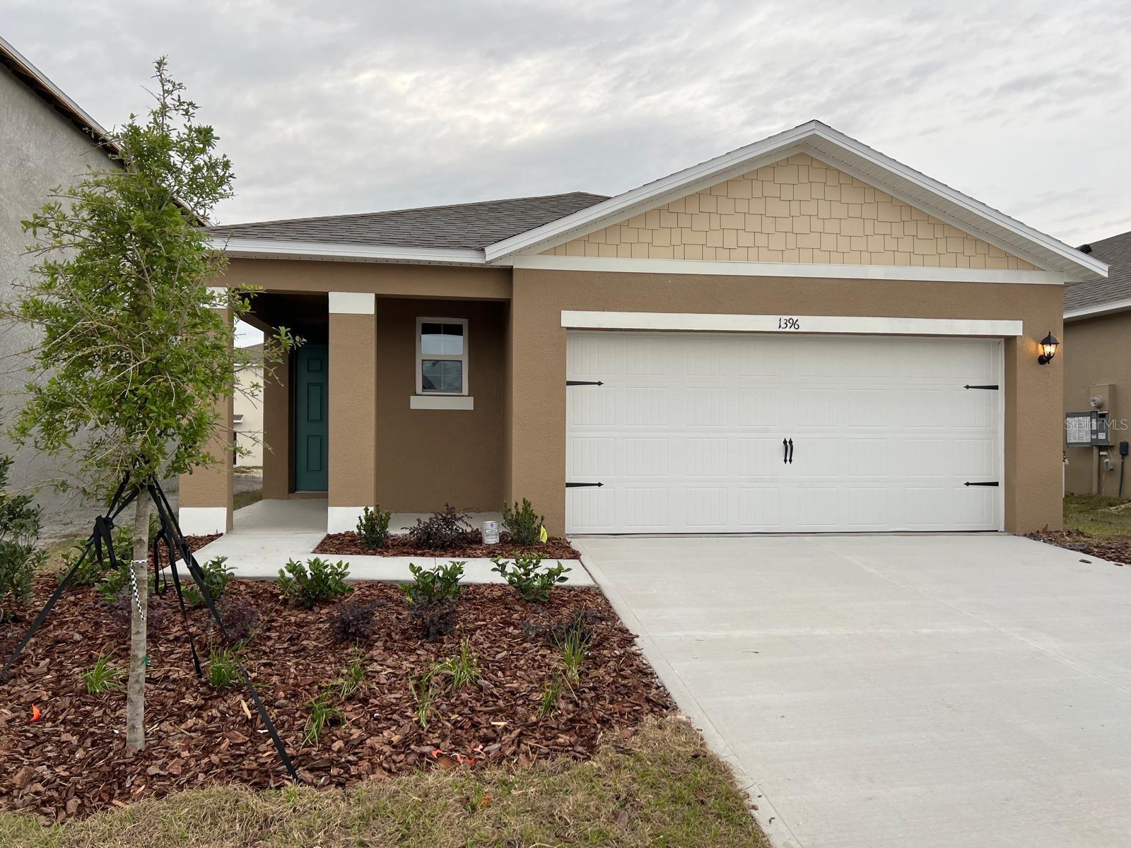 Listing photo 1 for 1396 Berry Ln