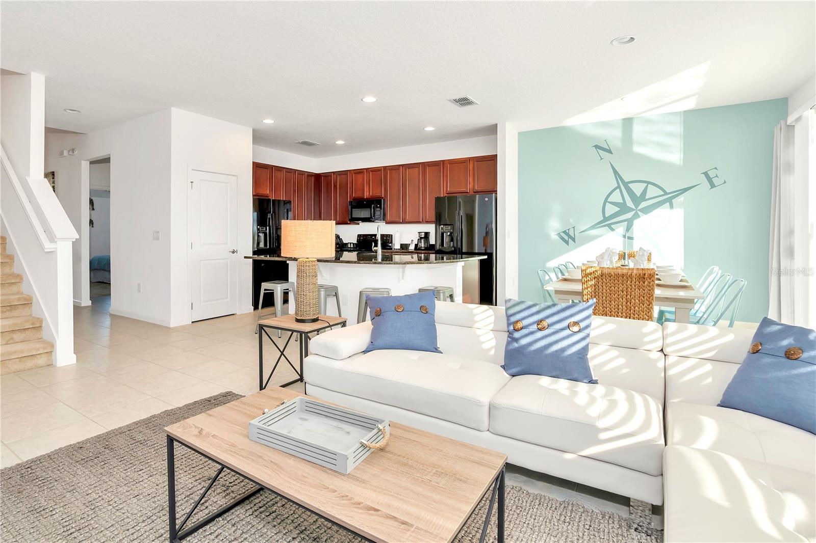 Listing photo 3 for 4494 Monado Dr