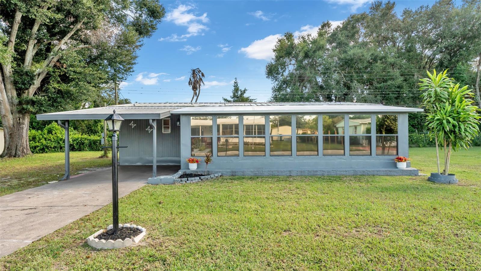 Listing photo 1 for 203 Janet Ln