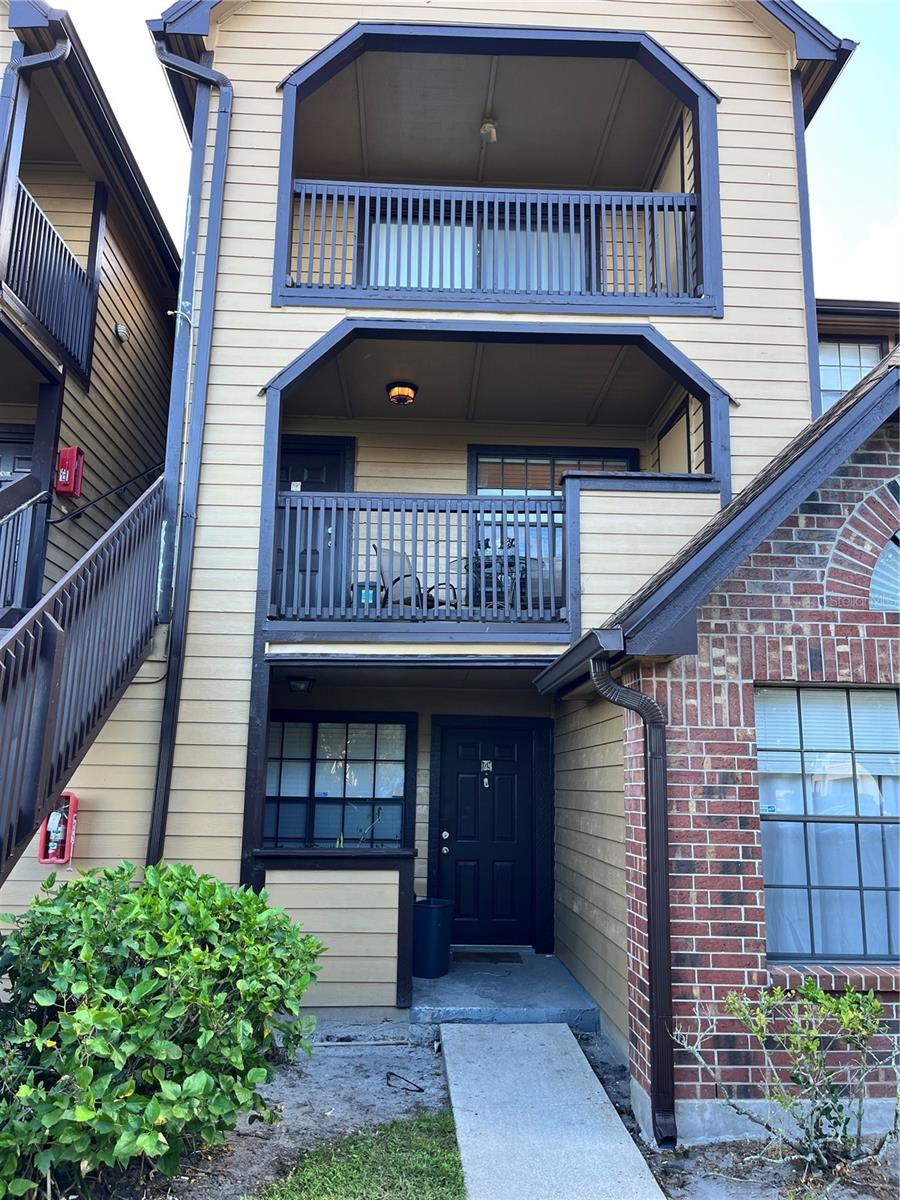 400 LAKE PLACID COURT Unit 204