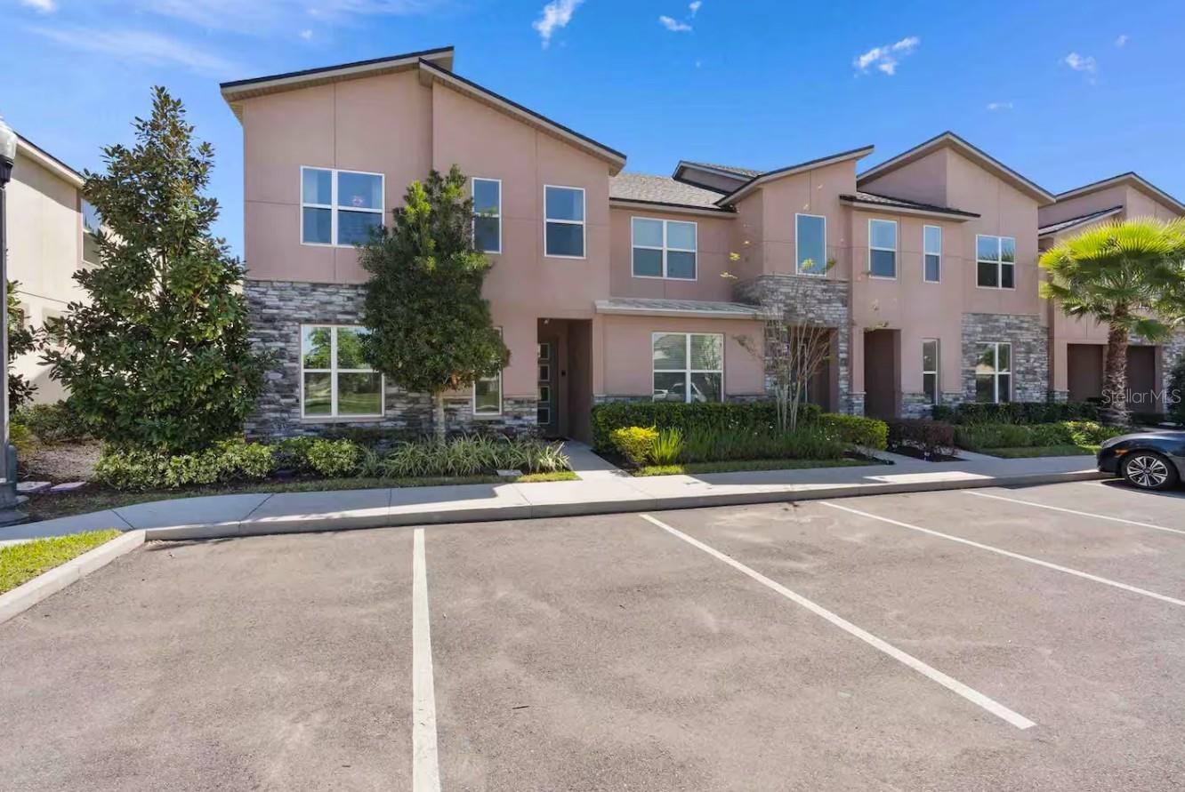 1604 CAREY PALM CIRCLE