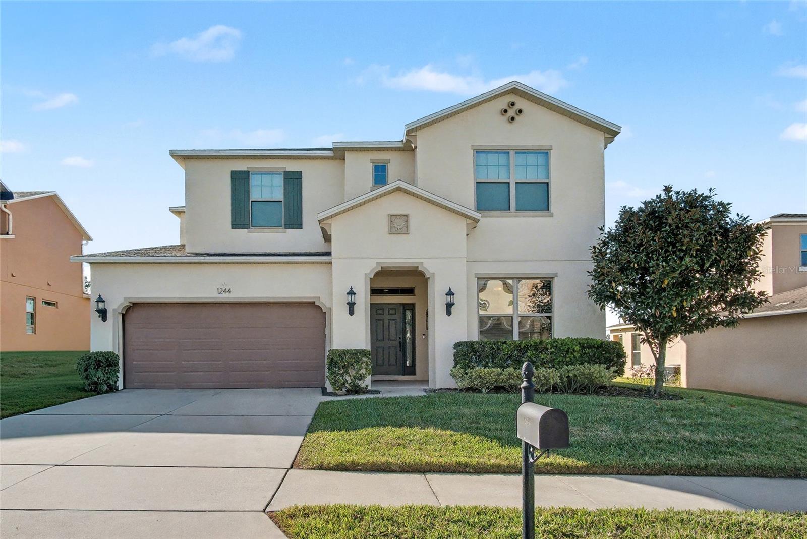 1244 GATEWOOD AVENUE