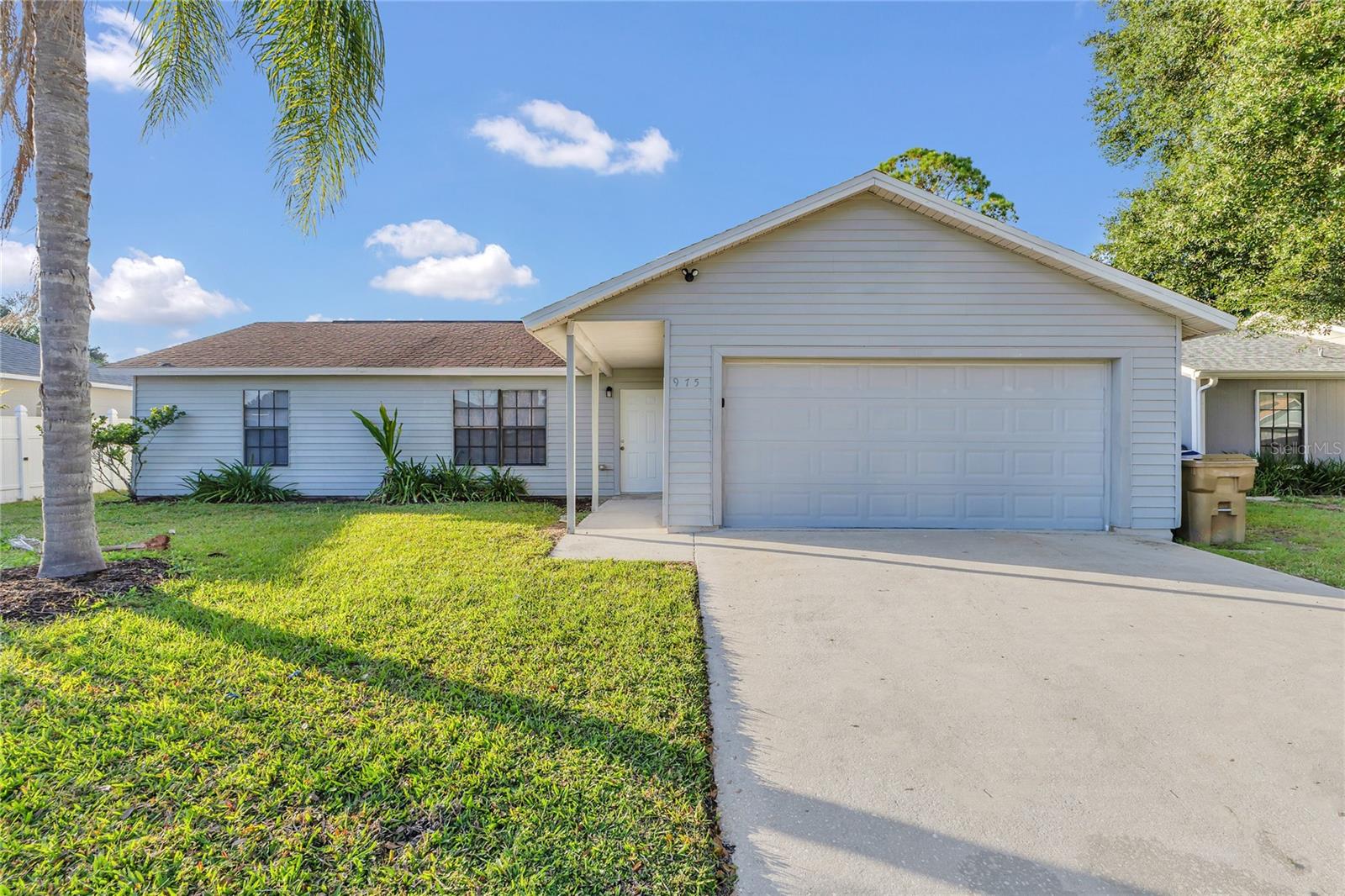 975 DERBYSHIRE DRIVE