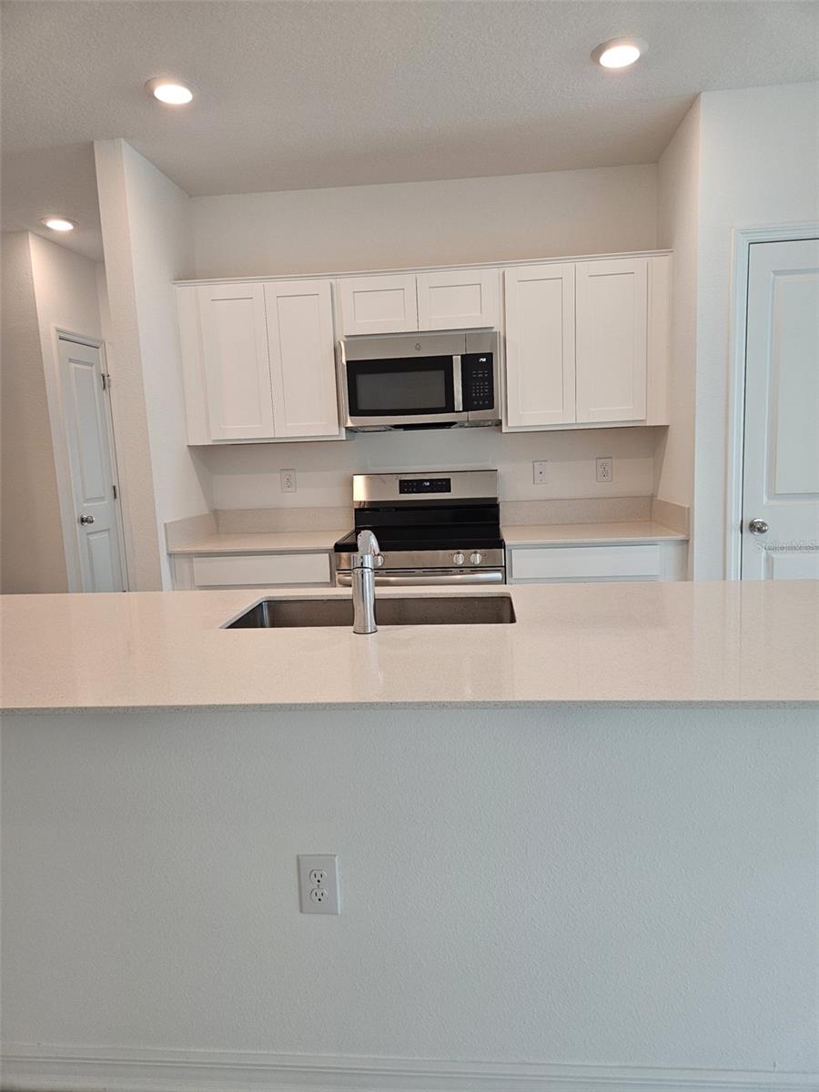 Listing photo 3 for 757 Reggie Rd
