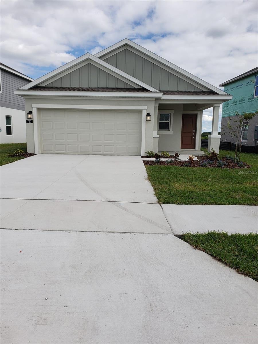 Listing photo 1 for 757 Reggie Rd