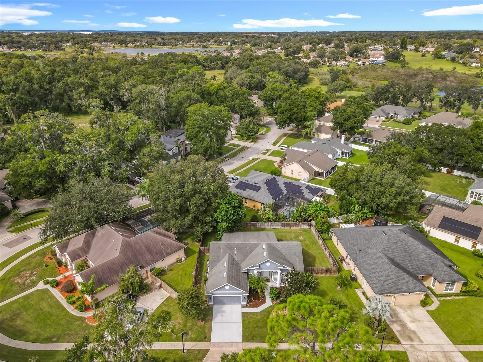 Listing photo 3 for 809 Muirfield Cir