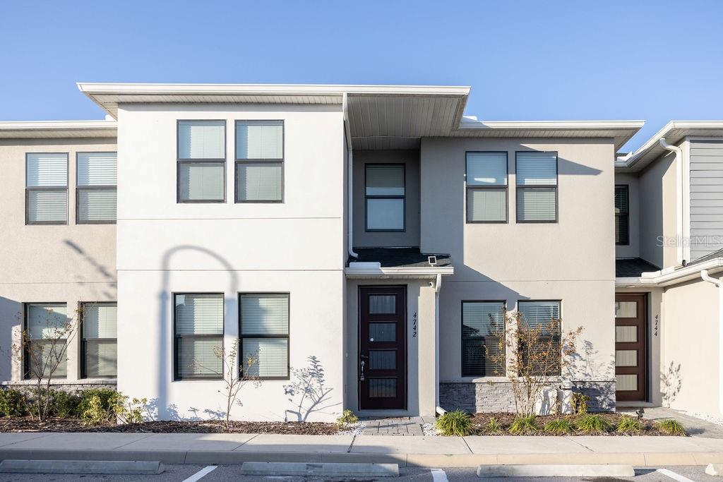 4742 TERRA ESMERALDA DRIVE