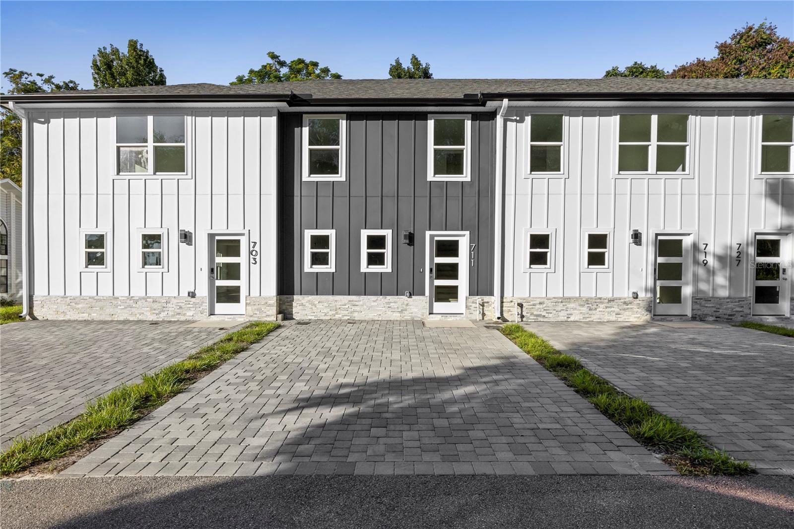 711 CLEMSON DRIVE