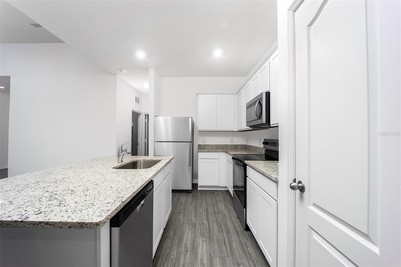 Listing photo 3 for 1342 Congo Ct