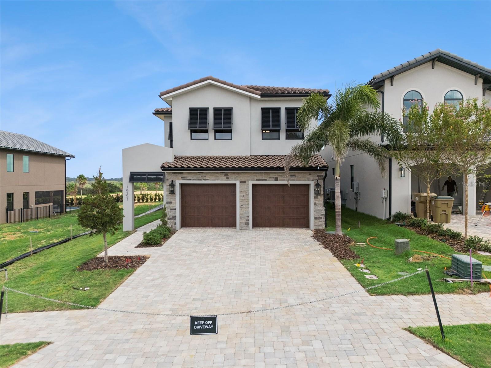 Listing photo 2 for 16251 Vetta Dr