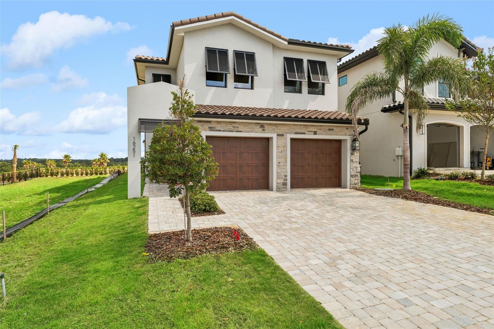Listing photo 3 for 16251 Vetta Dr