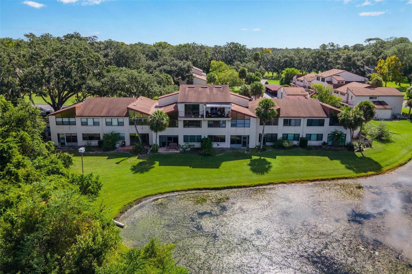 Listing photo 1 for 4300 Baywood Blvd #b106
