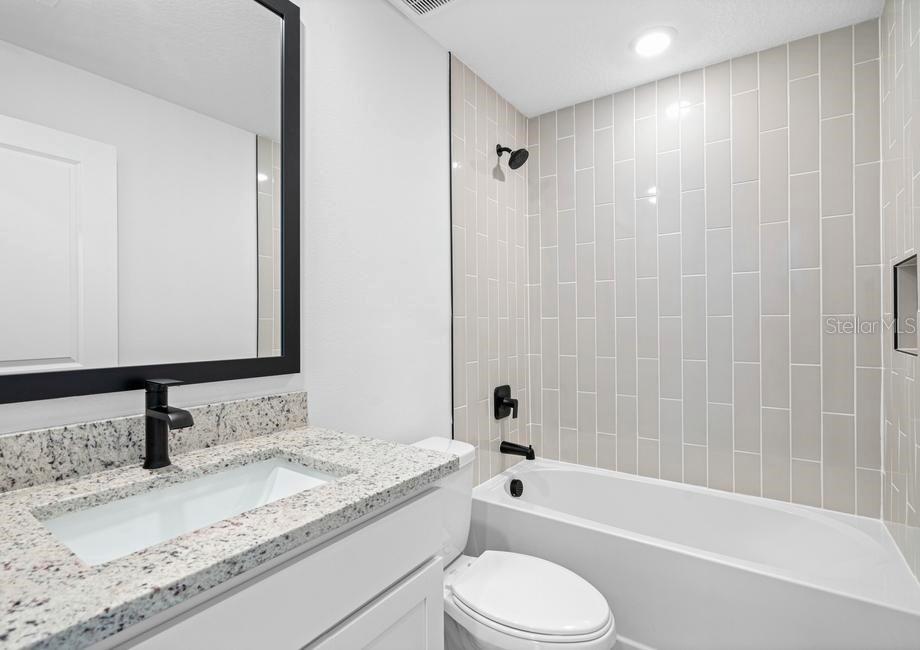 Listing photo 3 for 657 Blackthorn Dr