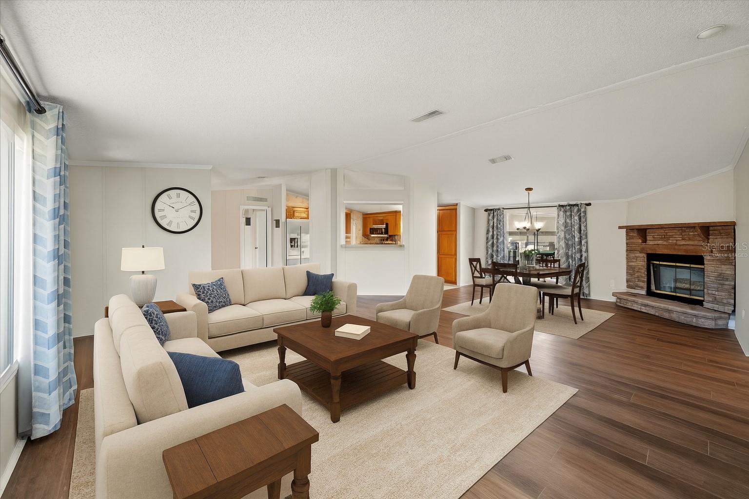 Listing photo 3 for 101 Edgewood Blvd