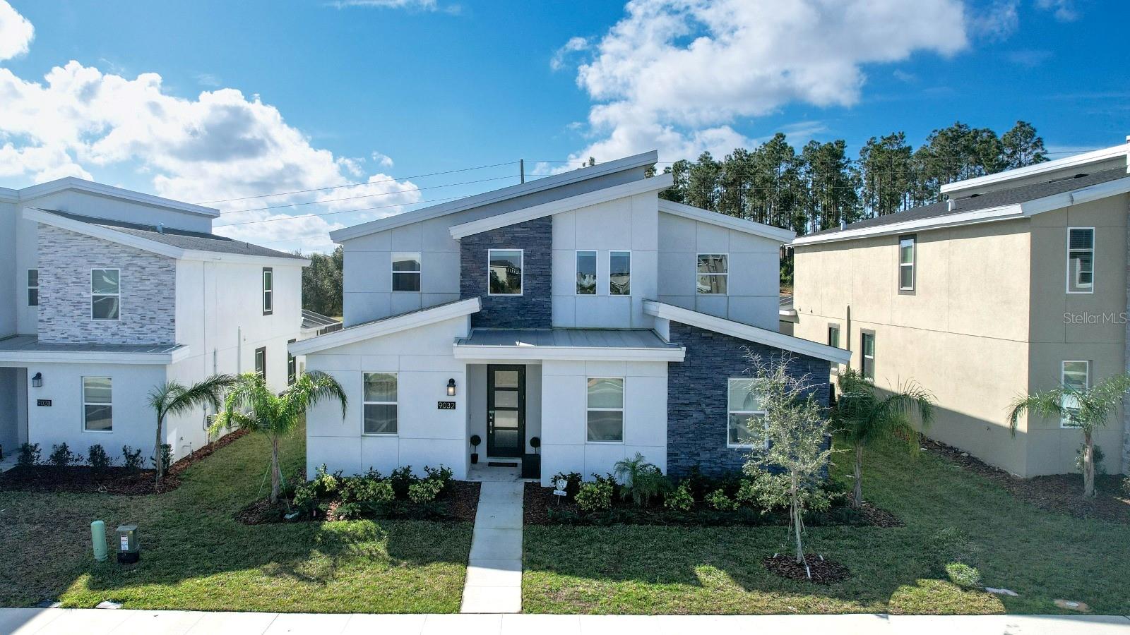 9032 SOMMERSET HILLS DRIVE