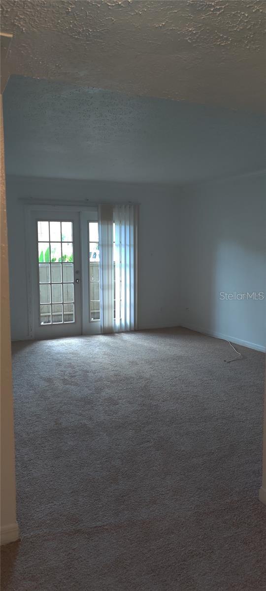 Listing photo 3 for 315 Wymore Rd #104