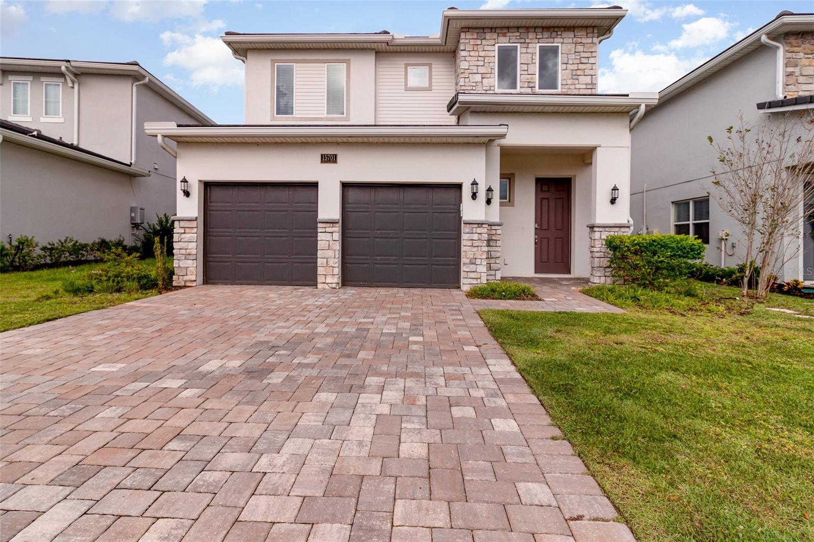 Listing photo 1 for 15701 Vetta Dr