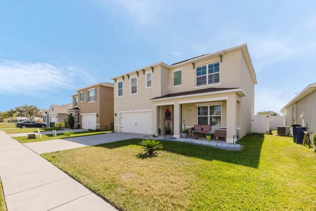 Listing photo 2 for 344 Alexzander Way