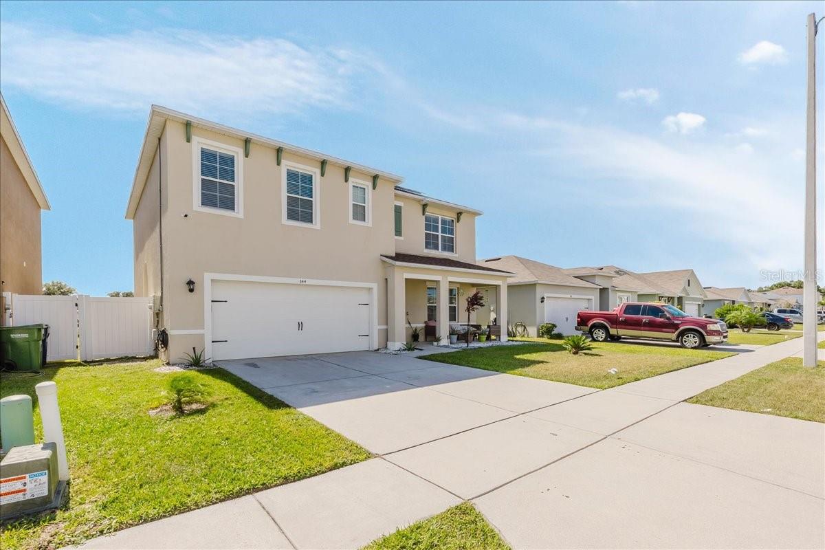 Listing photo 3 for 344 Alexzander Way