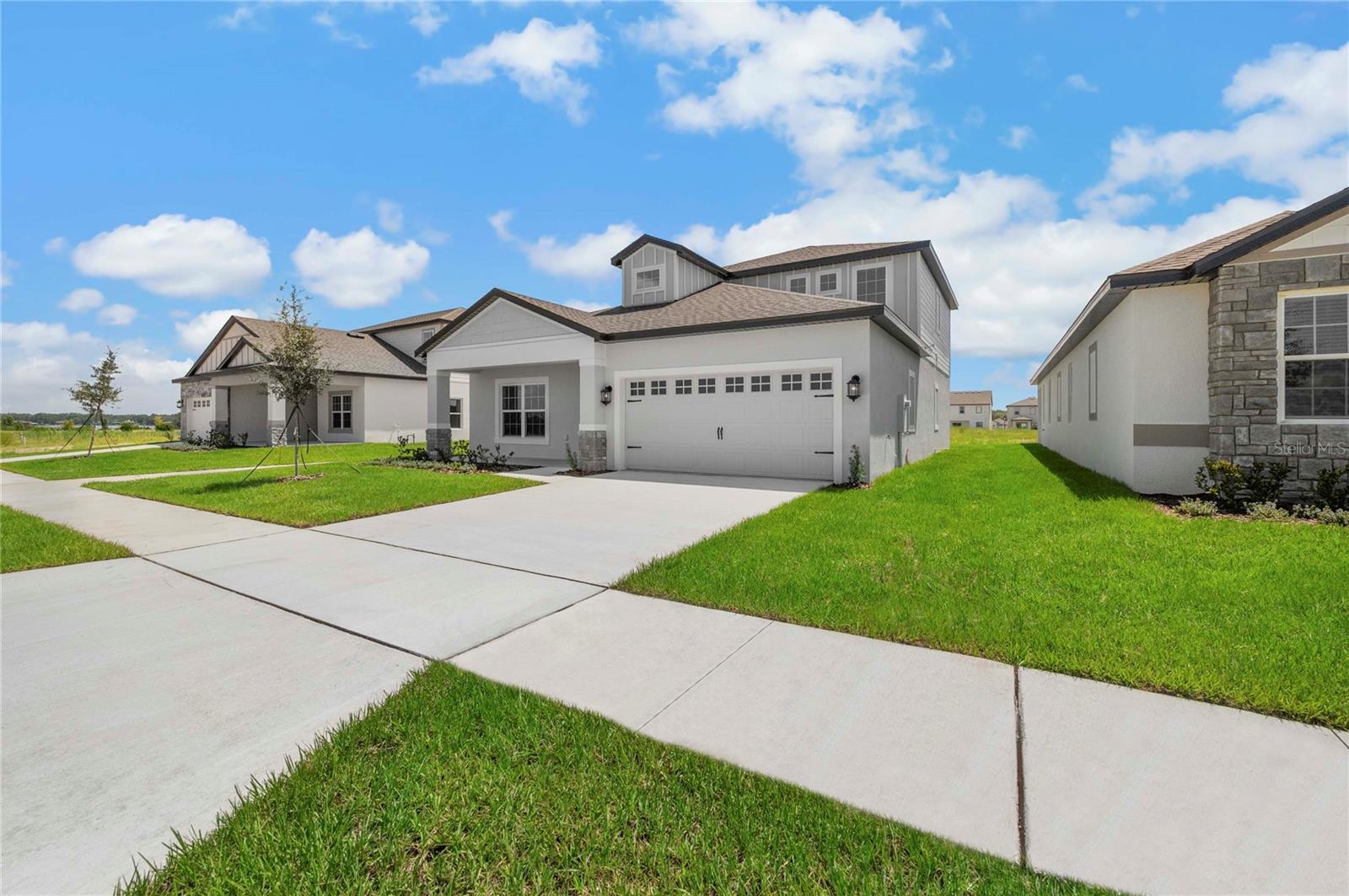 Listing photo 3 for 3384 Chinotto Dr