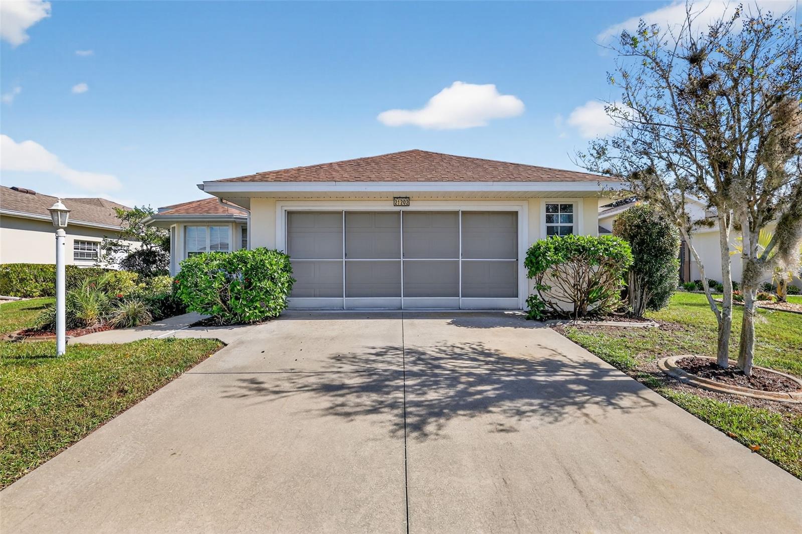 Listing photo 3 for 21202 Braveheart Dr