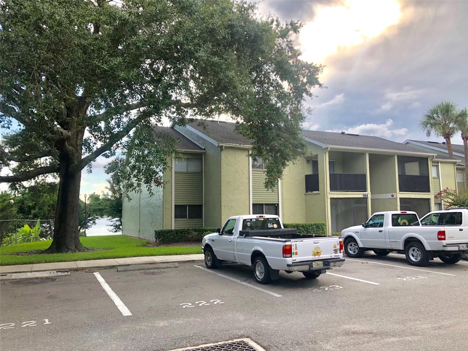 954 LAKE DESTINY ROAD Unit E