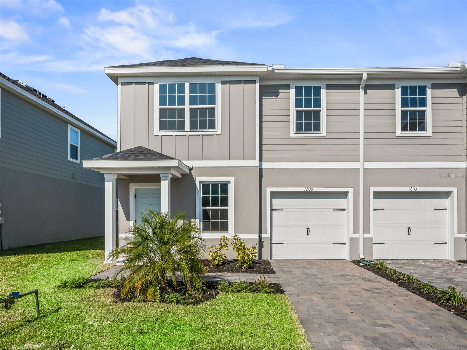 Listing photo 3 for 1205 Port Blue Way