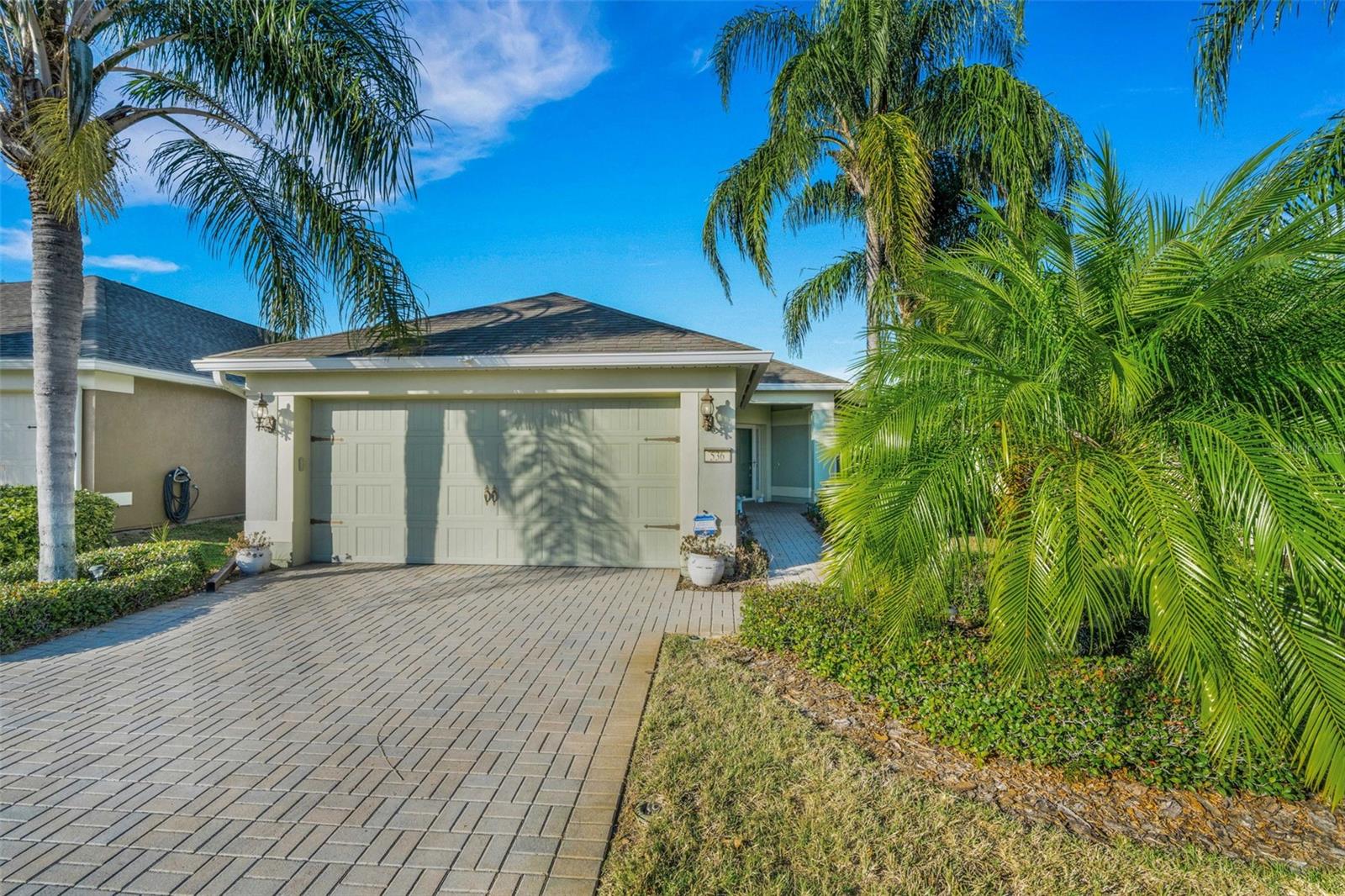 Listing photo 2 for 536 Arena Dr