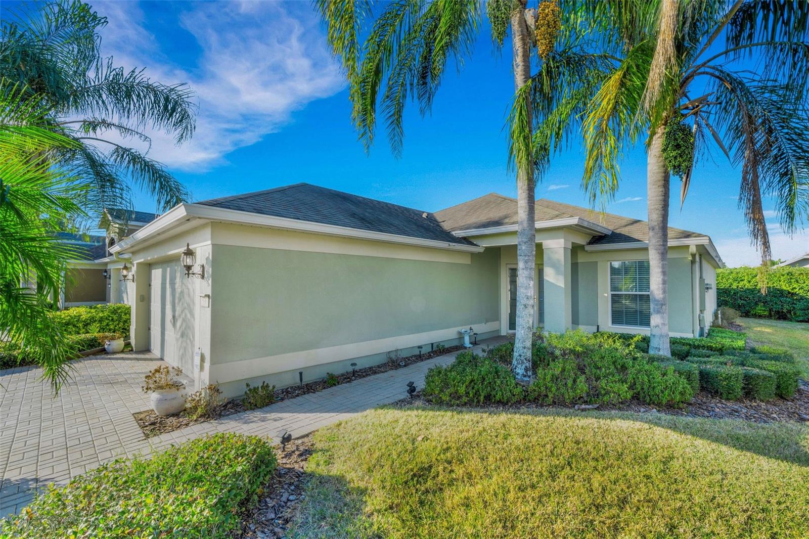 Listing photo 1 for 536 Arena Dr