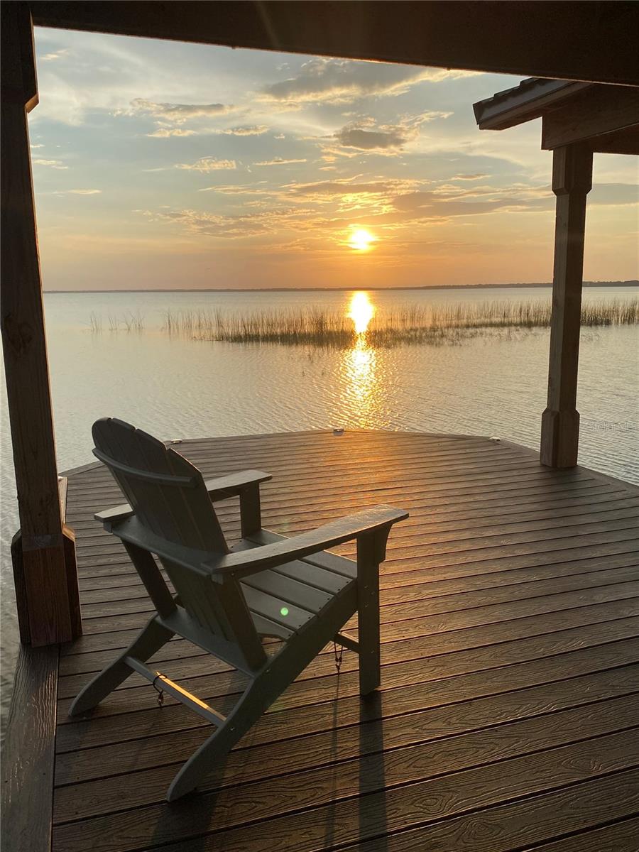 1520 CANOPY OAKS COURT