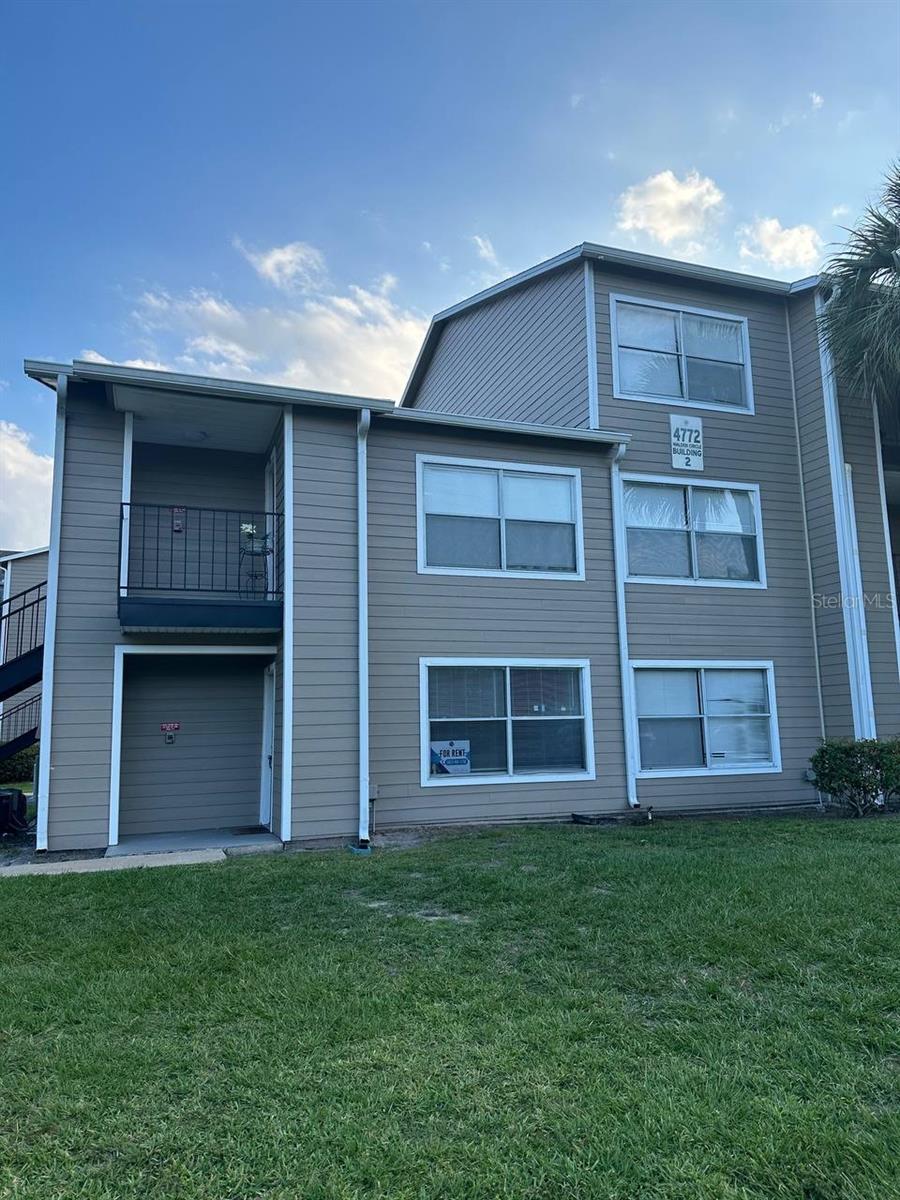 Listing photo 1 for 4772 Walden Cir #11
