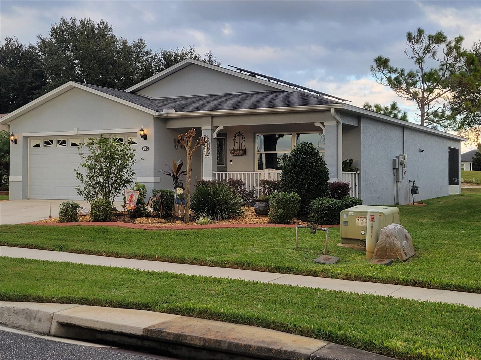 Listing photo 2 for 27343 Roanoke Dr