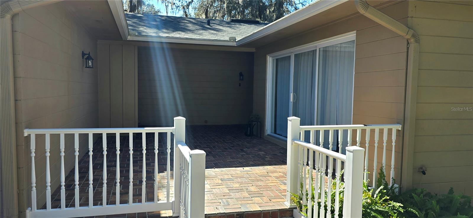 Listing photo 3 for 34041 Highland Rd