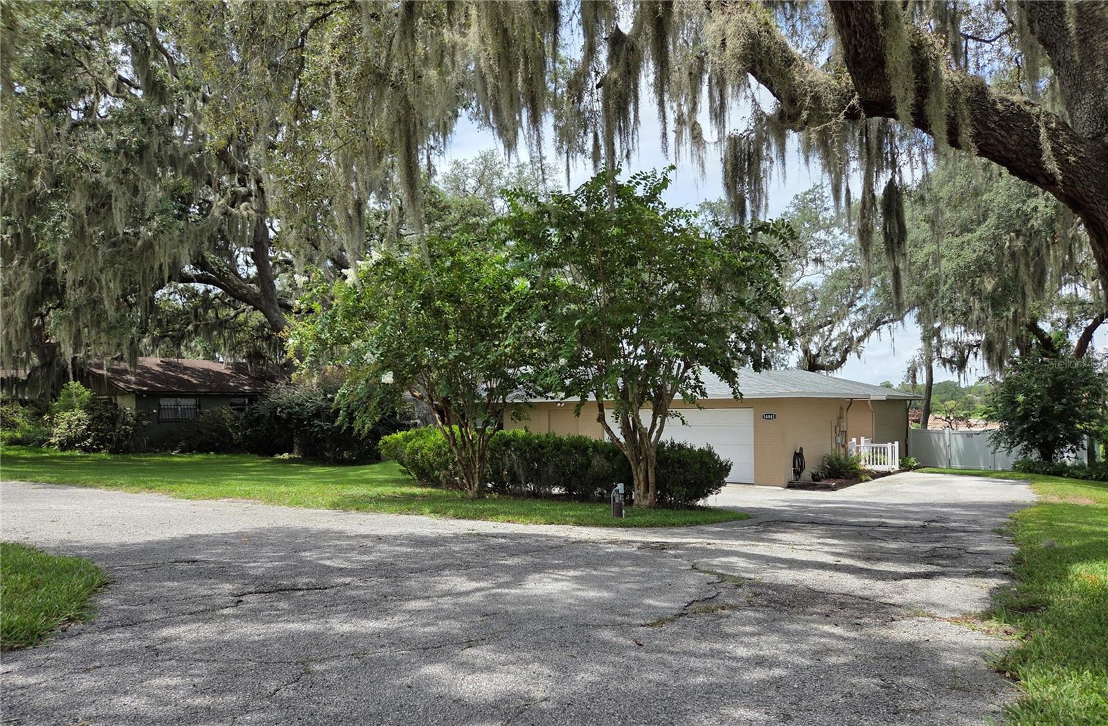 Listing photo 1 for 34041 Highland Rd